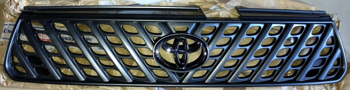 Решетка радиатора TOYOTA RAV4 2000 - 2003 0842342820