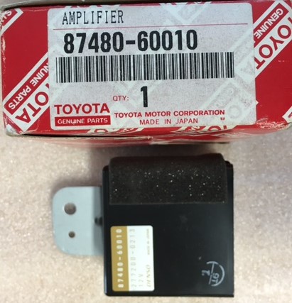 Блок управления климат-контролем TOYOTA LC100 8748060010