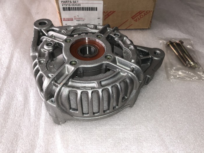 Крышка генератора TOYOTA AVENSIS I 1997-2003 273100D020