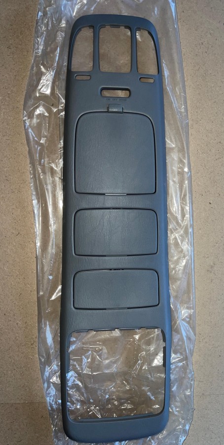 Бардачок для очков верхняя консоль в крышу TOYOTA LC 100 6360560011B1
