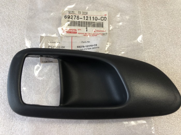 Накладка ручки передней левой двери TOYOTA Corolla E100 6927812110C0