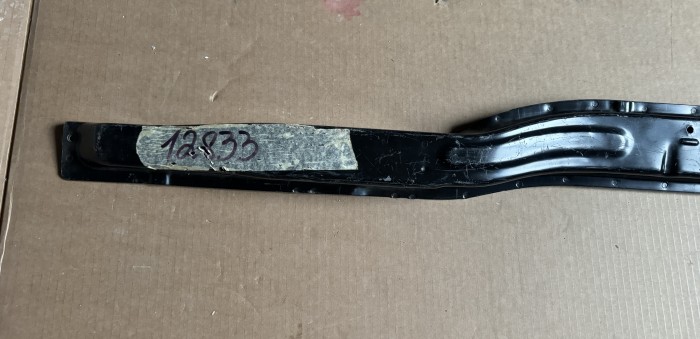 Поперечина рамки радиатора нижняя Toyota LAND CRUISER 80, Toyota LEXUS LX 450 5710460022