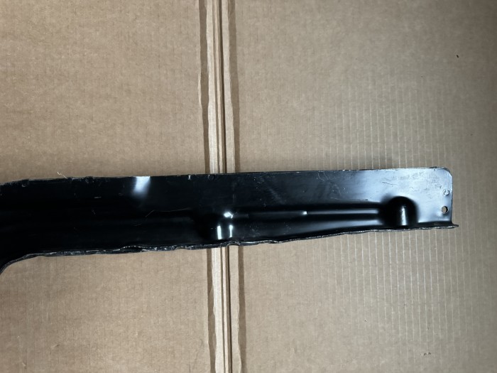 Поперечина рамки радиатора нижняя Toyota LAND CRUISER 80, Toyota LEXUS LX 450 5710460022