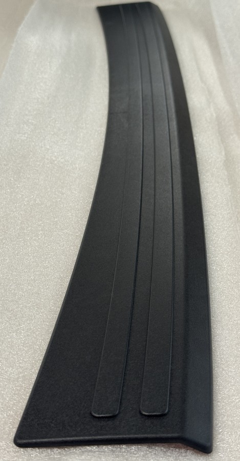 Накладка на задний бампер TOYOTA Yaris PZ415B952200