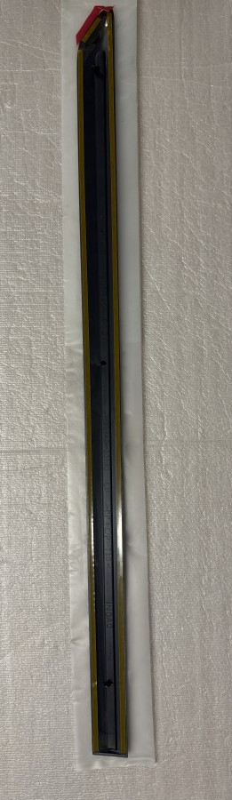 Молдинг задней левой двери TOYOTA CAMRY V30 7574233180E0