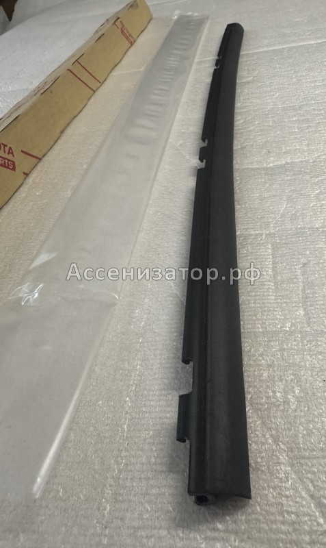 Молдинг двери задней правой Lexus Ls430 7574550040