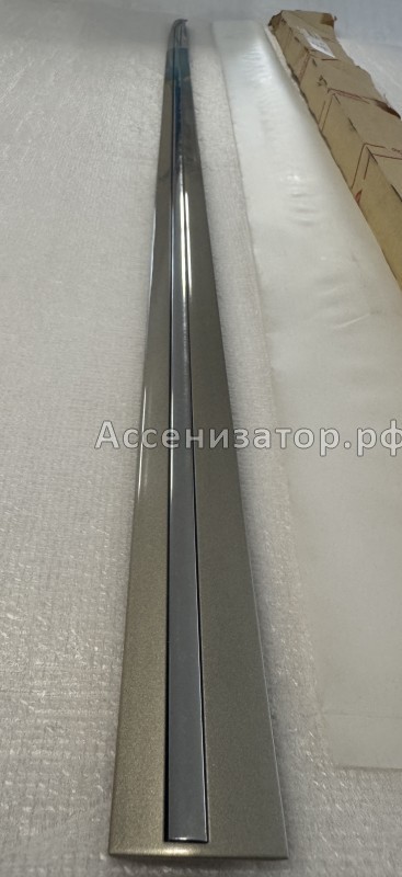 Молдинг передней правой двери TOYOTA CAMRY V30 7573133190E0