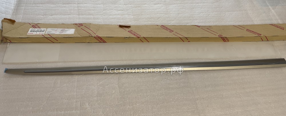 Молдинг передней правой двери TOYOTA CAMRY V30 7573133190E0