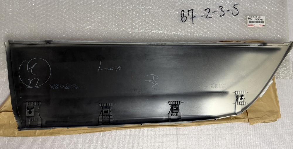 Молдинг Lexus LS430 UCF30 7574150040E0