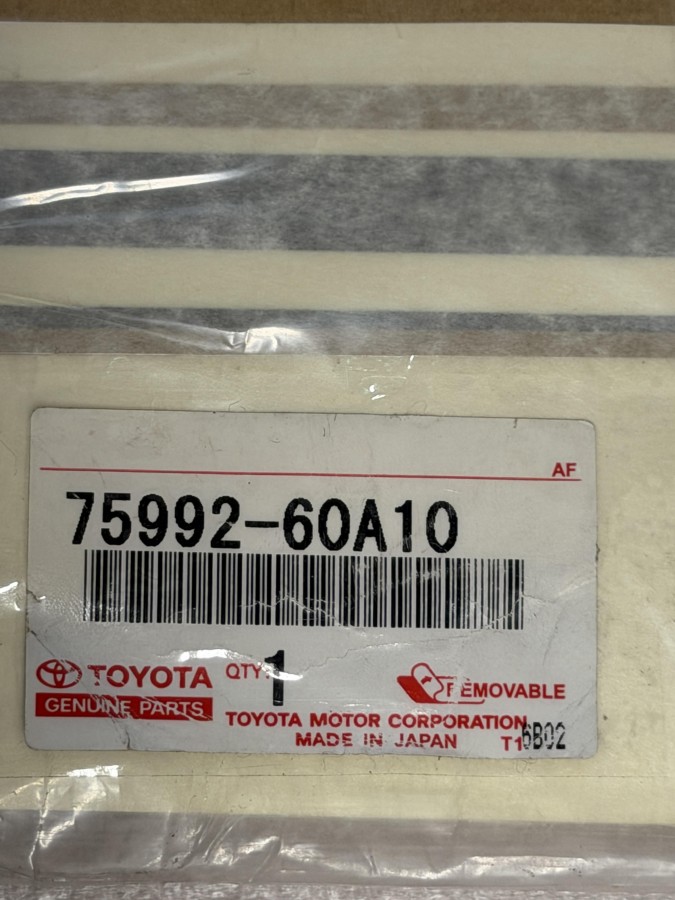 Молдинг заднего левого крыла TOYOTA Land Cruiser FZJ100 7599260A10